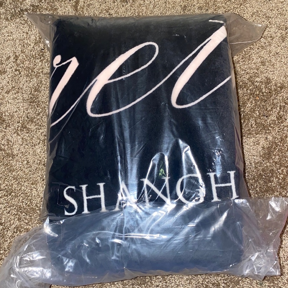 Exclusive Victoria’s Secret sherpa blanket.
